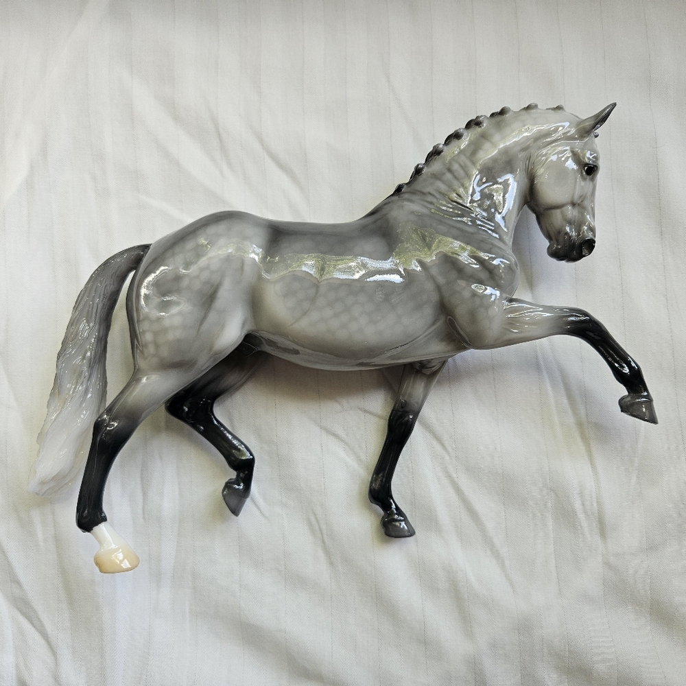 Glossy Breyer Suprise‎ Horse